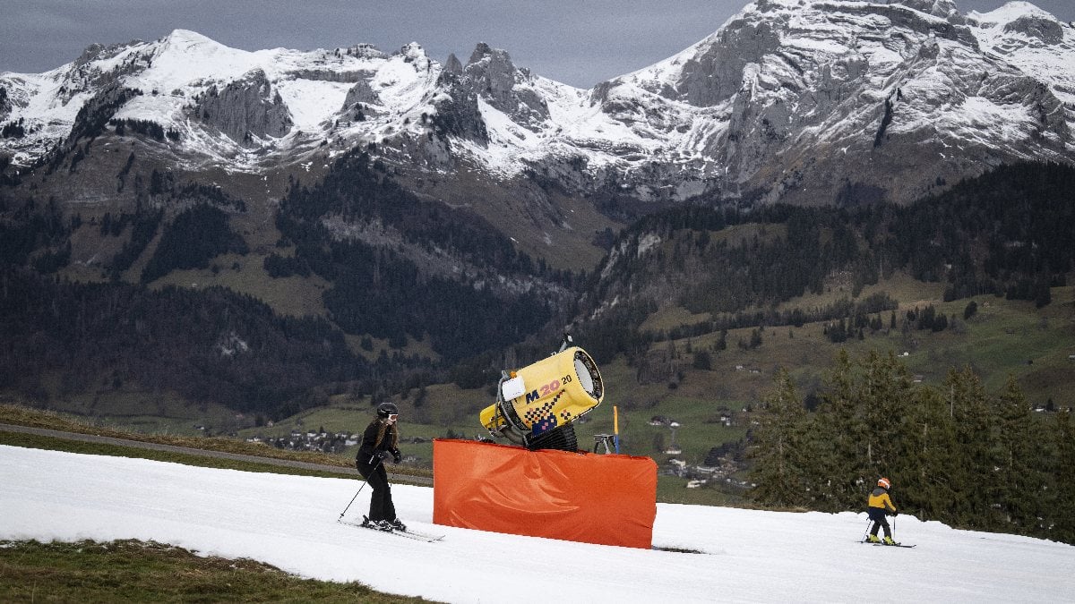 Avrupa’da yağmayan kar yağışı sonucu kayak merkezleri kapatıldı