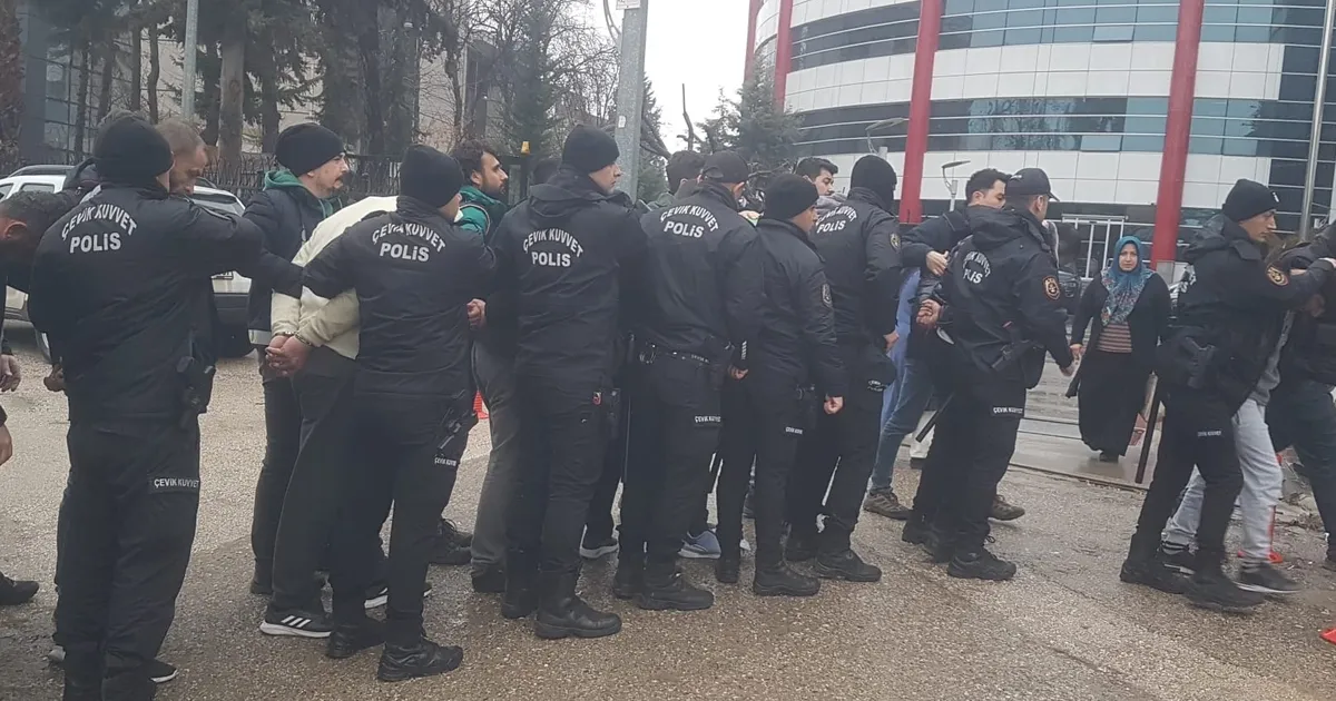 Adiyaman’da Uyuşturucu Operasyonu: 7 Göralti!