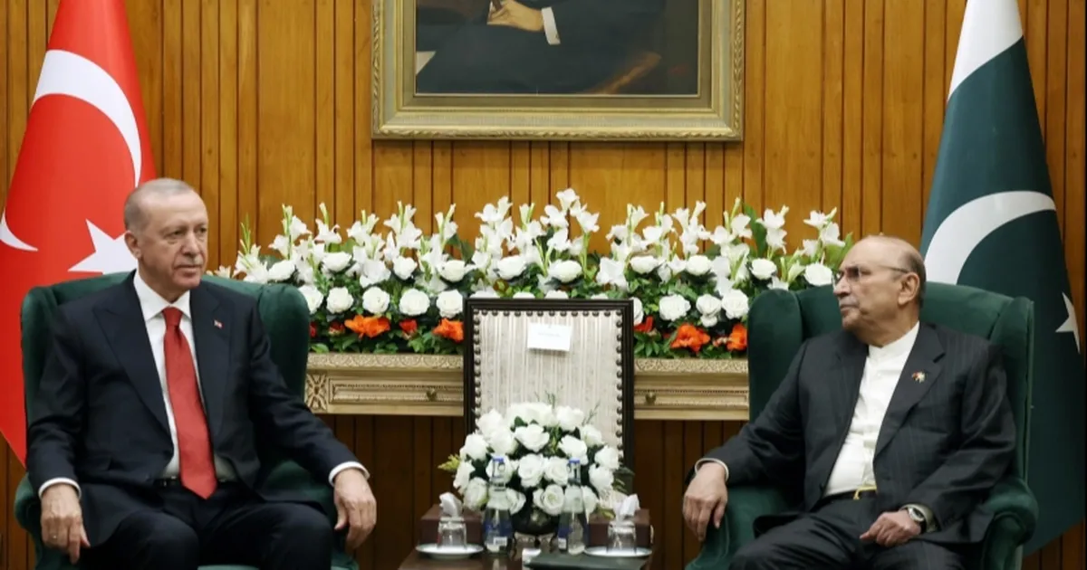 Cumhurbişkani Erdoğan, Pakistan’da Mevkidaşi Ile Görztan