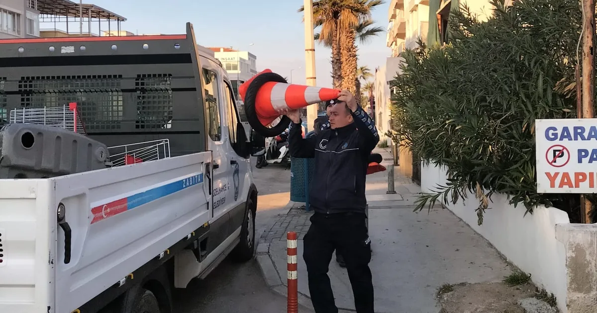 İzmir Guzelbahçe’de Zabita Takimlara Ishgale Gekit Vermiyor