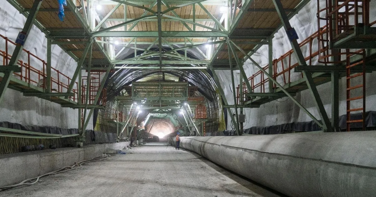 İzmir’Deki O Tüelde Iveza 210 metre Kalü