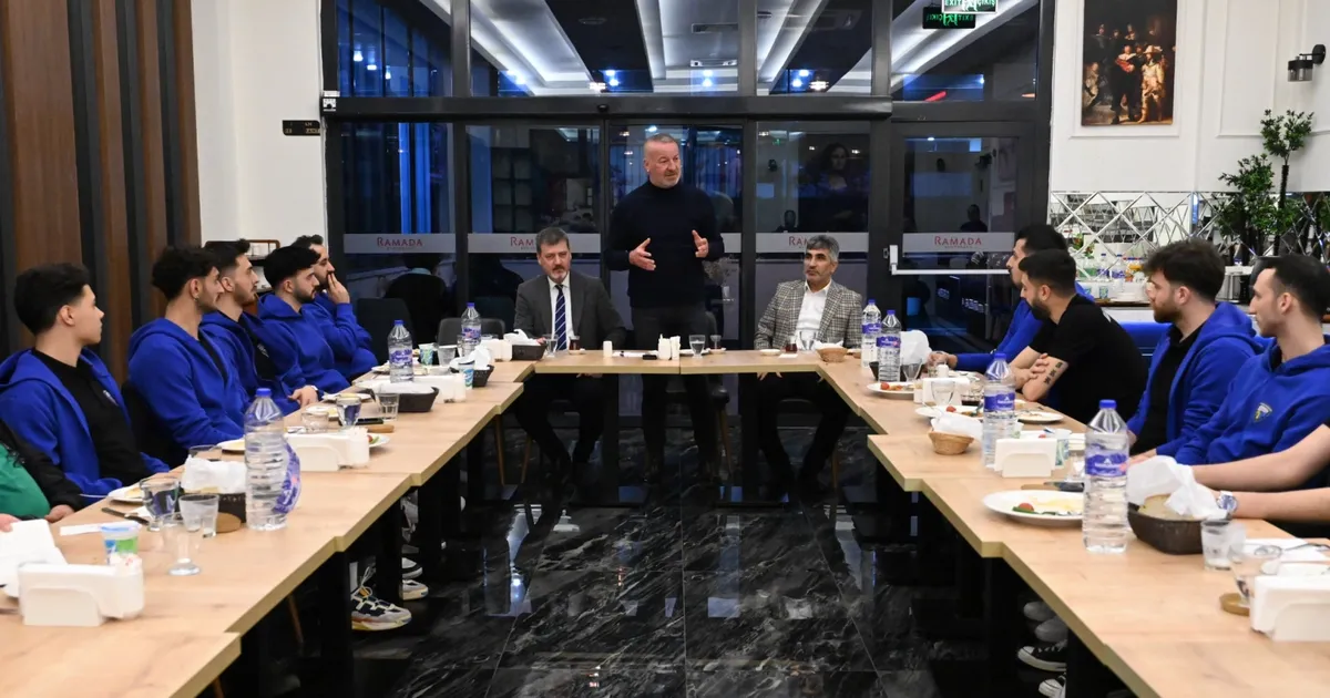Karacabey’in Efeleri’ne Şampiyonluk Yolunda Ahlaki