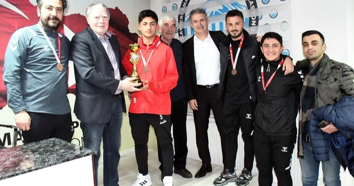 Kayseri Talas Belediyespor’un Gençleri Şampiyonluku Yakaladı
