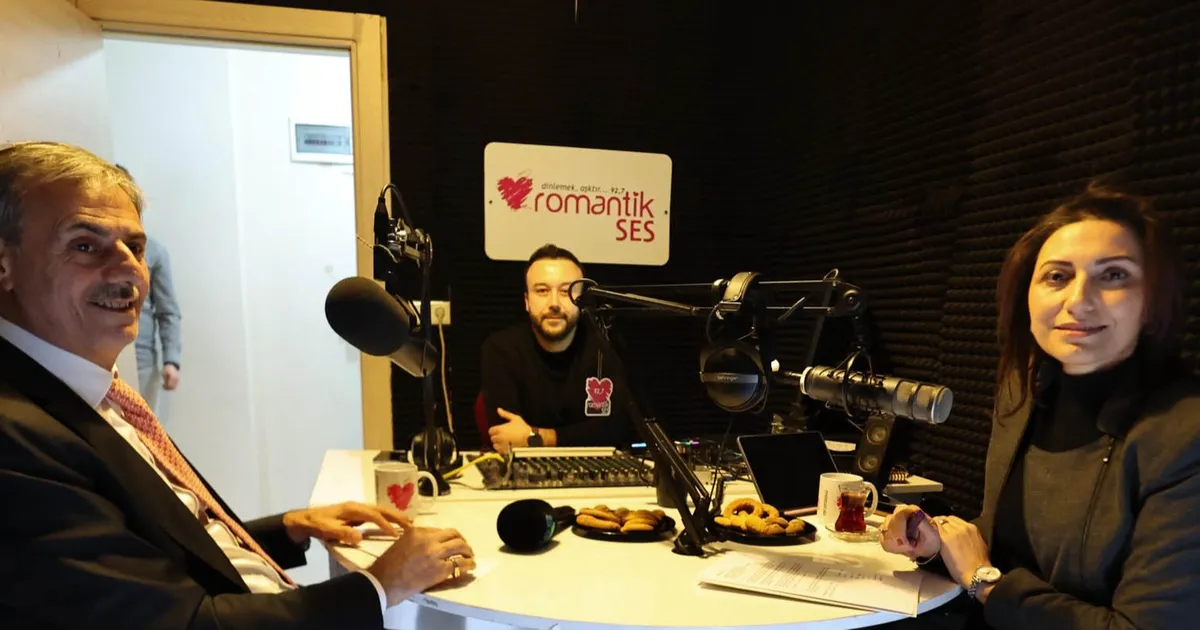 Radyo ortak yayunda enine uzunloğuna Kentsel Dönuşam