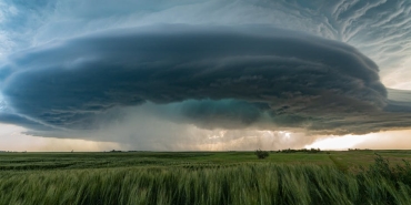 Antalya8217da-Siddetli-Firtina-Hali-Saha-Catisini-Cokertti-Panik-Anlari-Yasandi-featured