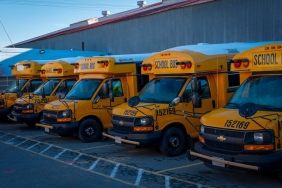 Arnavutkoy8217de-IETT-Otobusu-ve-Otomobil-Carpisti-Bir-Olu-featured