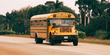 Balikesir8217de-Yolcu-Otobusu-Alevlere-Teslim-Oldu-Otoyol-Trafige-Kapandi-featured