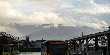 TEM8217de-Yolcu-Otobusu-Alevlere-Teslim-Oldu-Can-Kaybi-Yok-featured