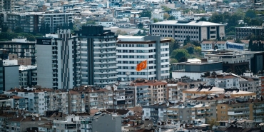 Izmir8217de-Yurek-Yakan-Cifte-Aci-Anne-Evladinin-Ardindan-Hayata-Veda-Etti-featured