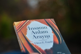 Modern-Dunya-Anlam-Krizinin-Pencesinde-Neden-Derinlik-Yitirildi-featured