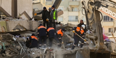 Sancaktepe8217de-Feci-Kaza-Esyasini-Kurtarmak-Isteyen-Kadin-Can-Verdi-featured